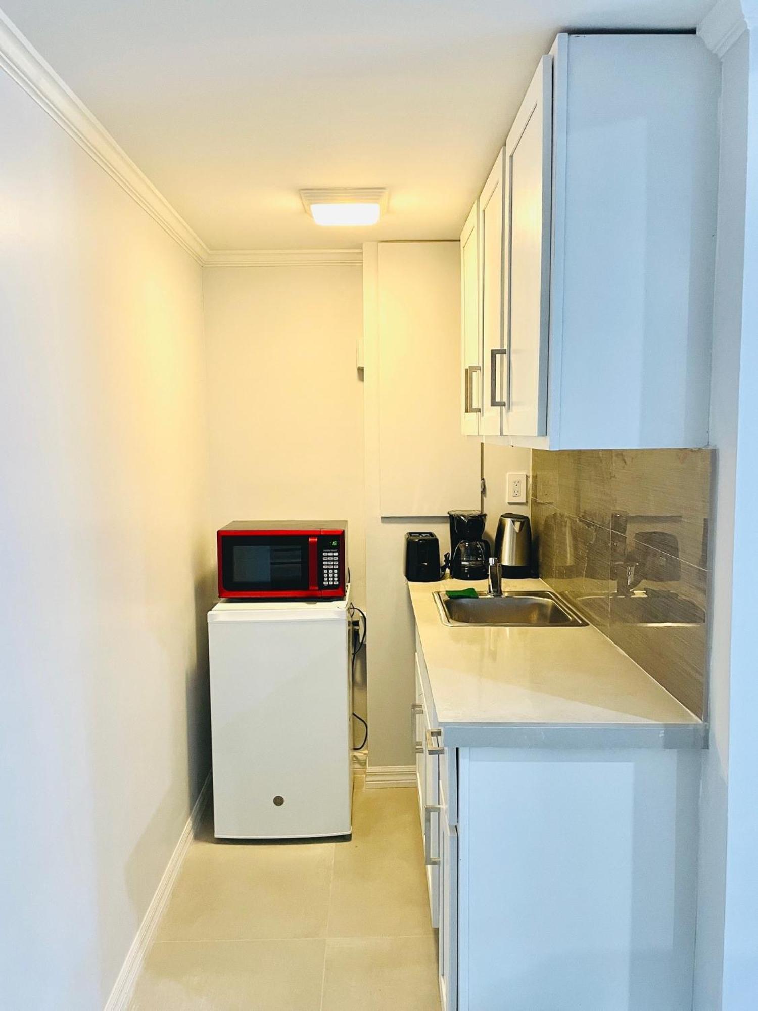 Studio, 100 Feet From The Beach Nassau Ngoại thất bức ảnh